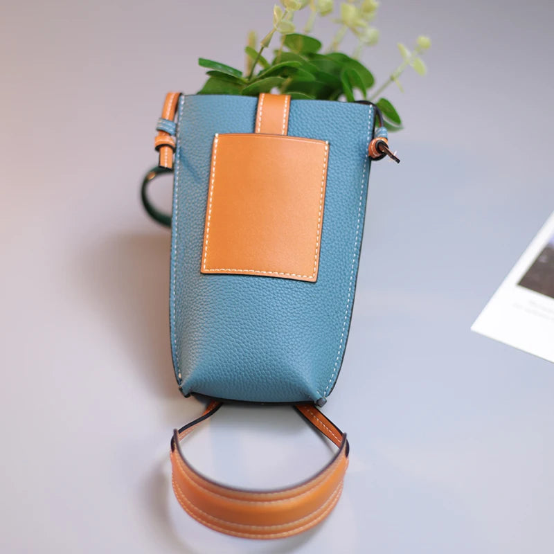 Pochette bandouliere telephone Cuir véritable Bleu perle empiècement camel