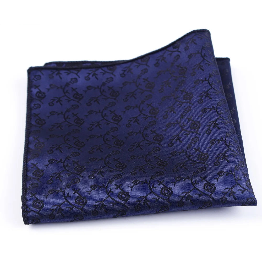 Pochette costume homme Motif floral bleu marine sur fond bleu outremer