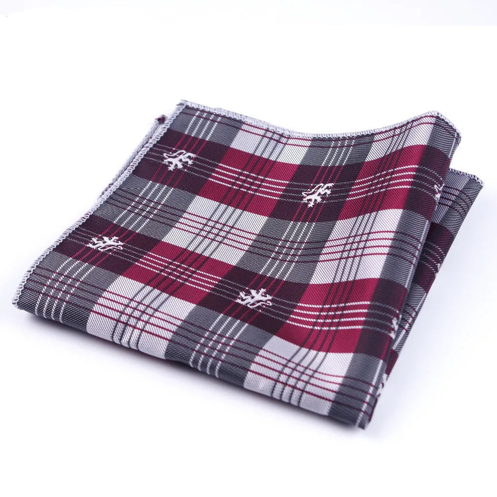Pochette  costume homme carreaux Ecossais noir blanc rouge avec lion façon écusson