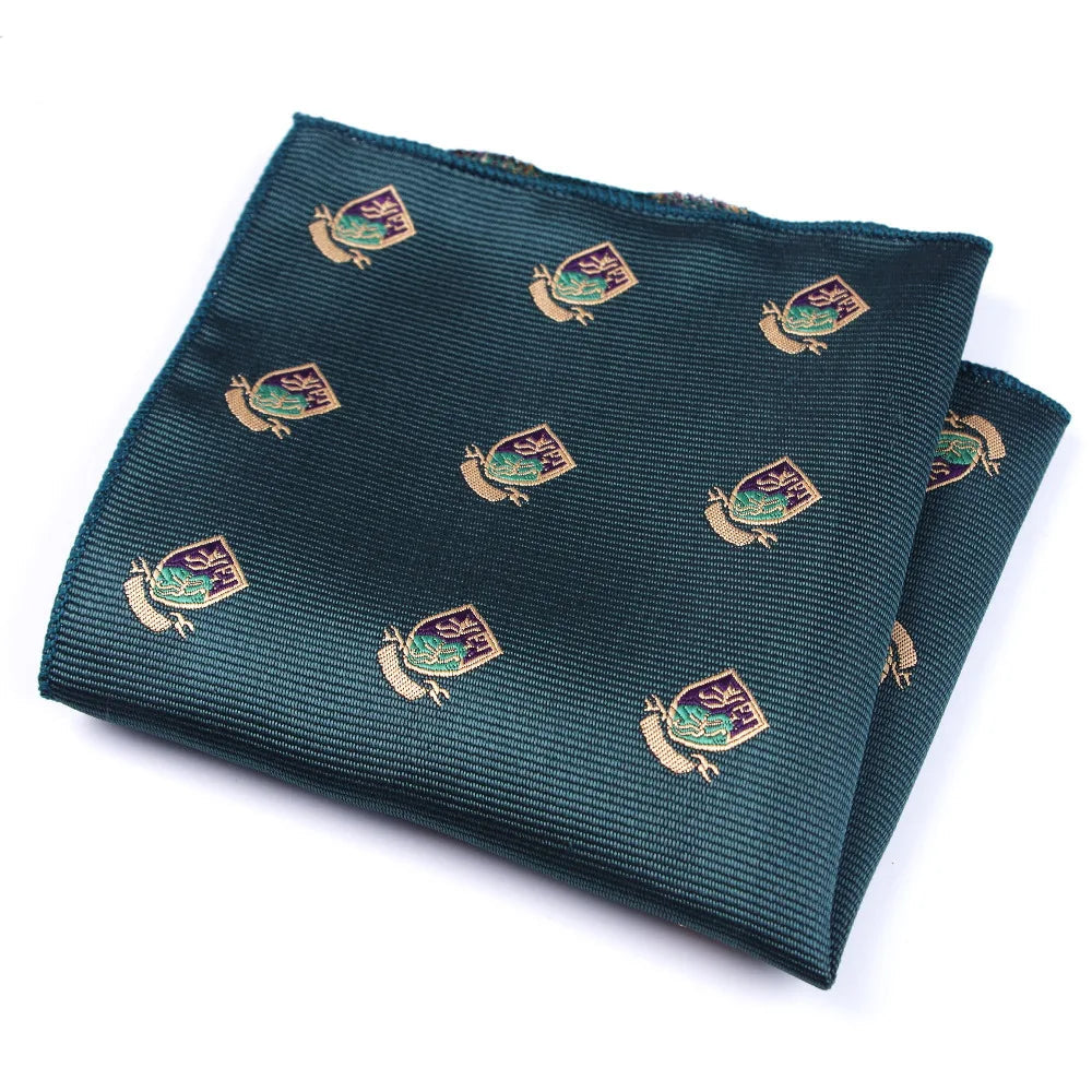 Pochette  costume homme écusson bleu vert sur fond vert tissé