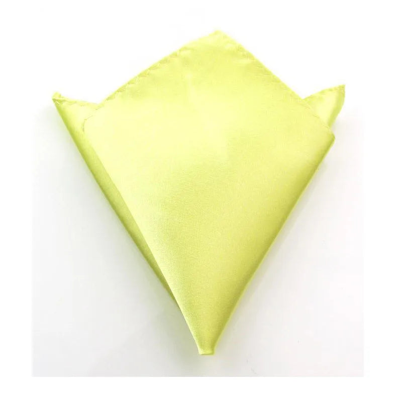 Pochette dans costume jaune