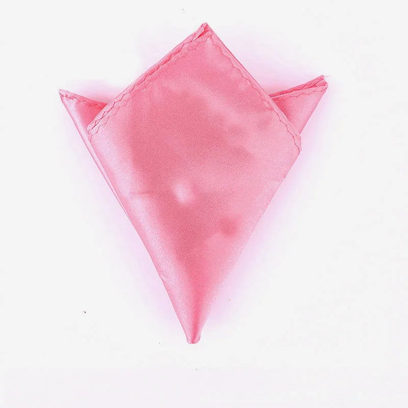 Pochette dans costume rose