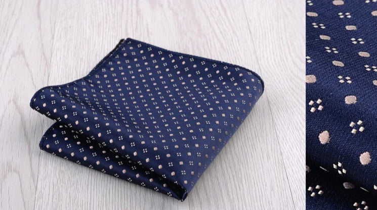 Pochette de costume bleu nuit et point beige blanc