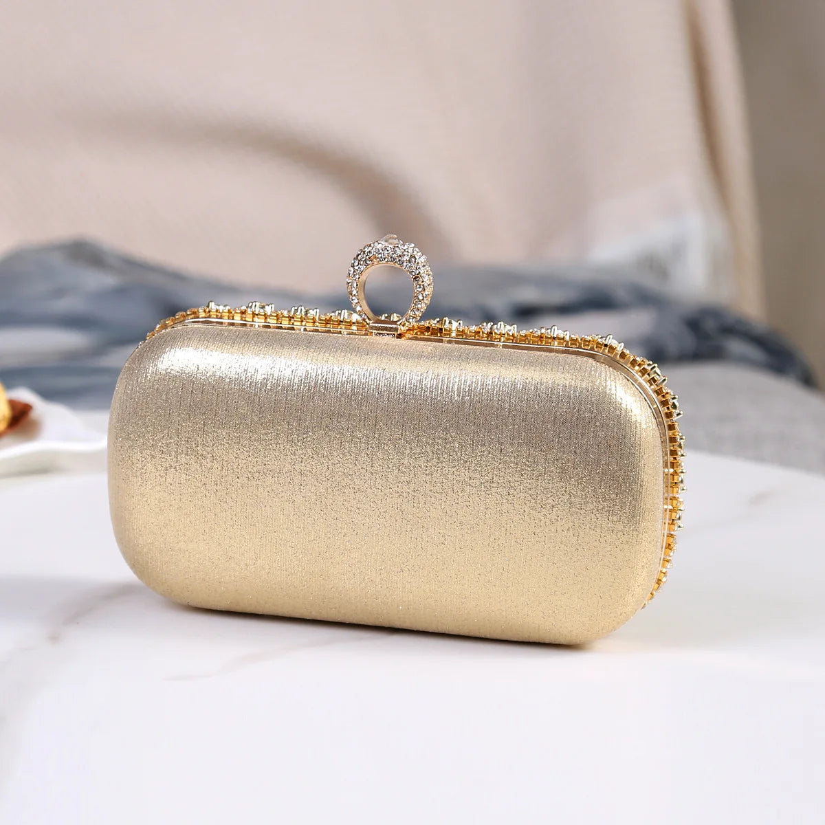 Pochette doré or Diamant  et strass  visuel arrière Verso 