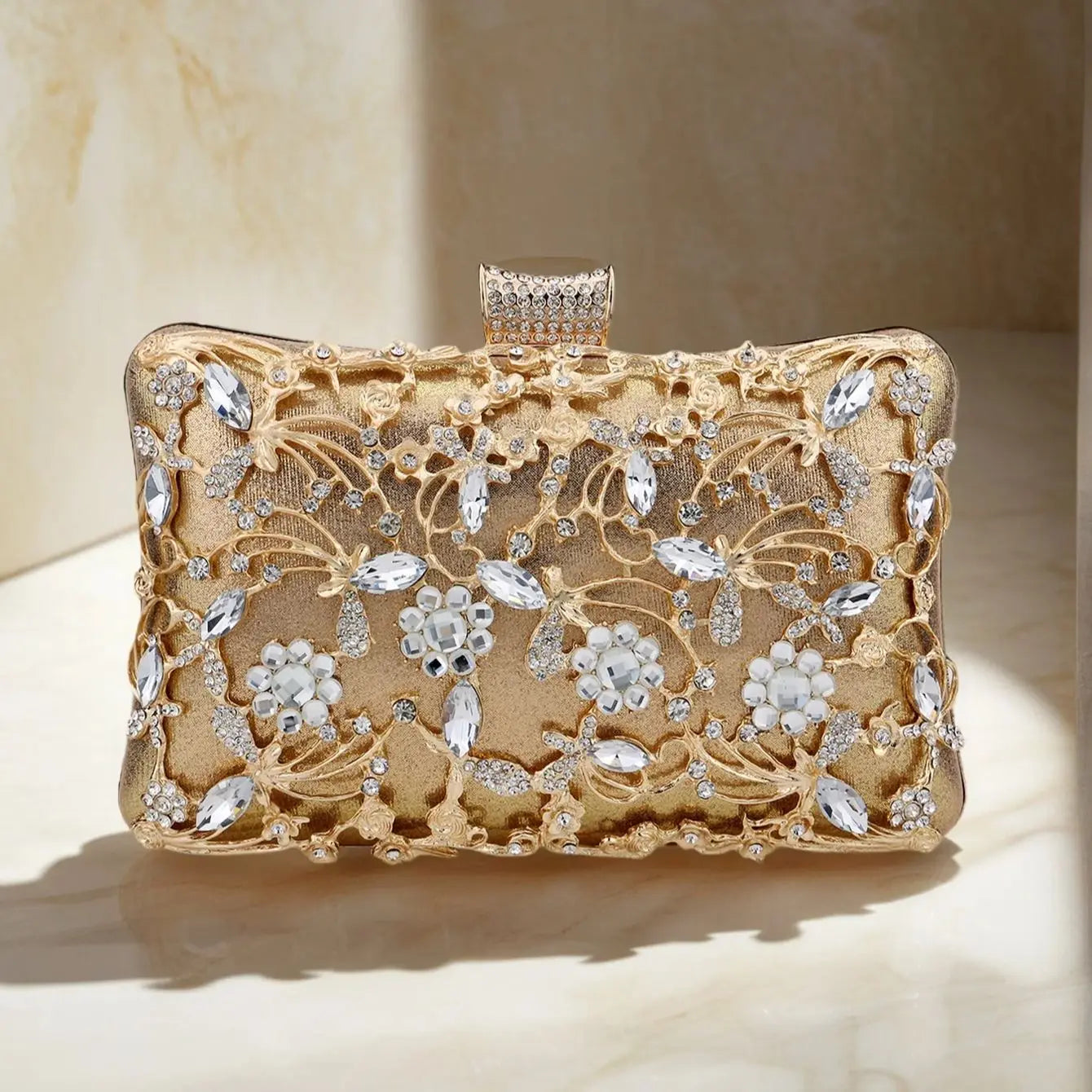 Pochette  doree soiree  ceremonie or et diamant version or 