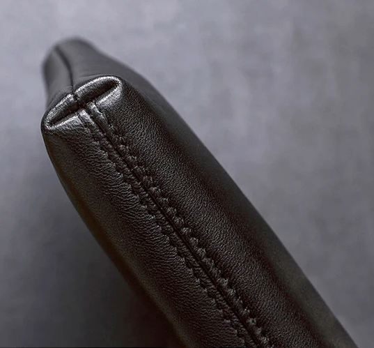 Pochette en cuir vachette pour homme fermeture Piqure sellier   