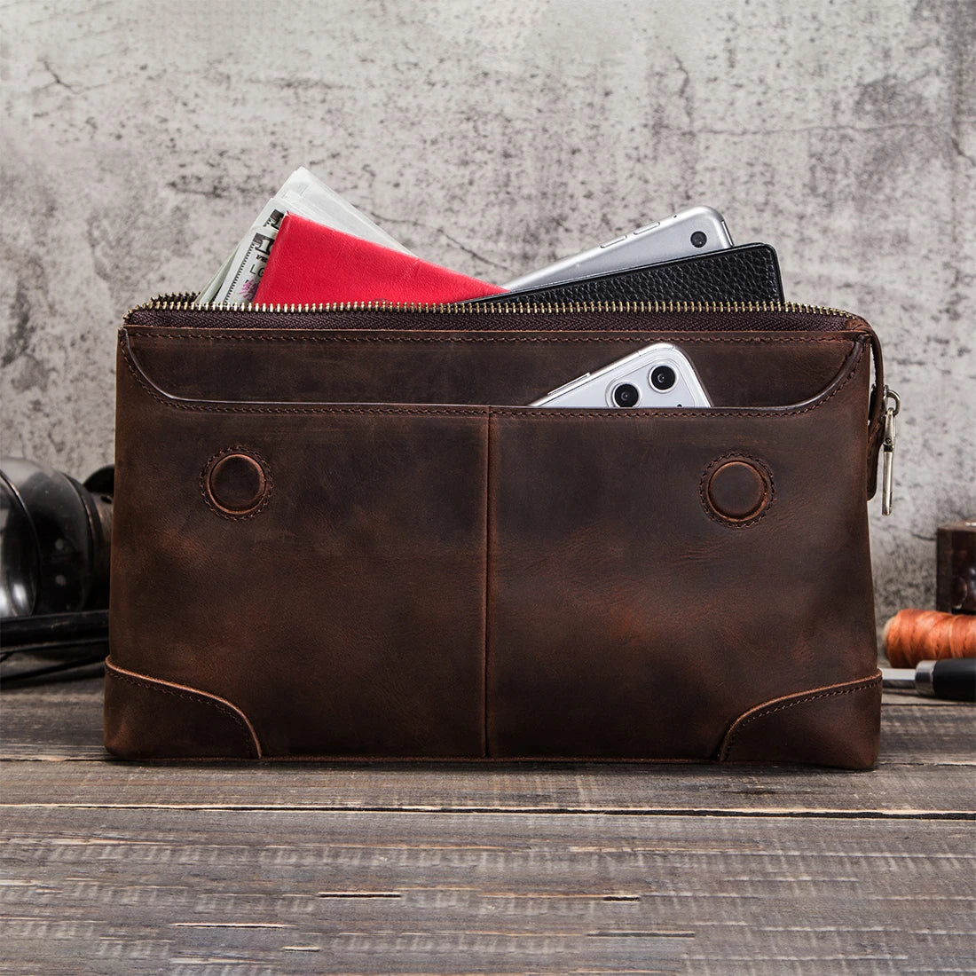 Pochette en cuir veritable homme tres spacieuse