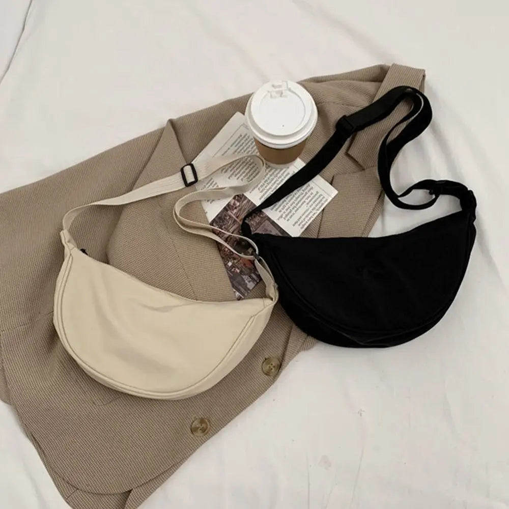 Pochette femme bandoulière visuel blanc et noire 