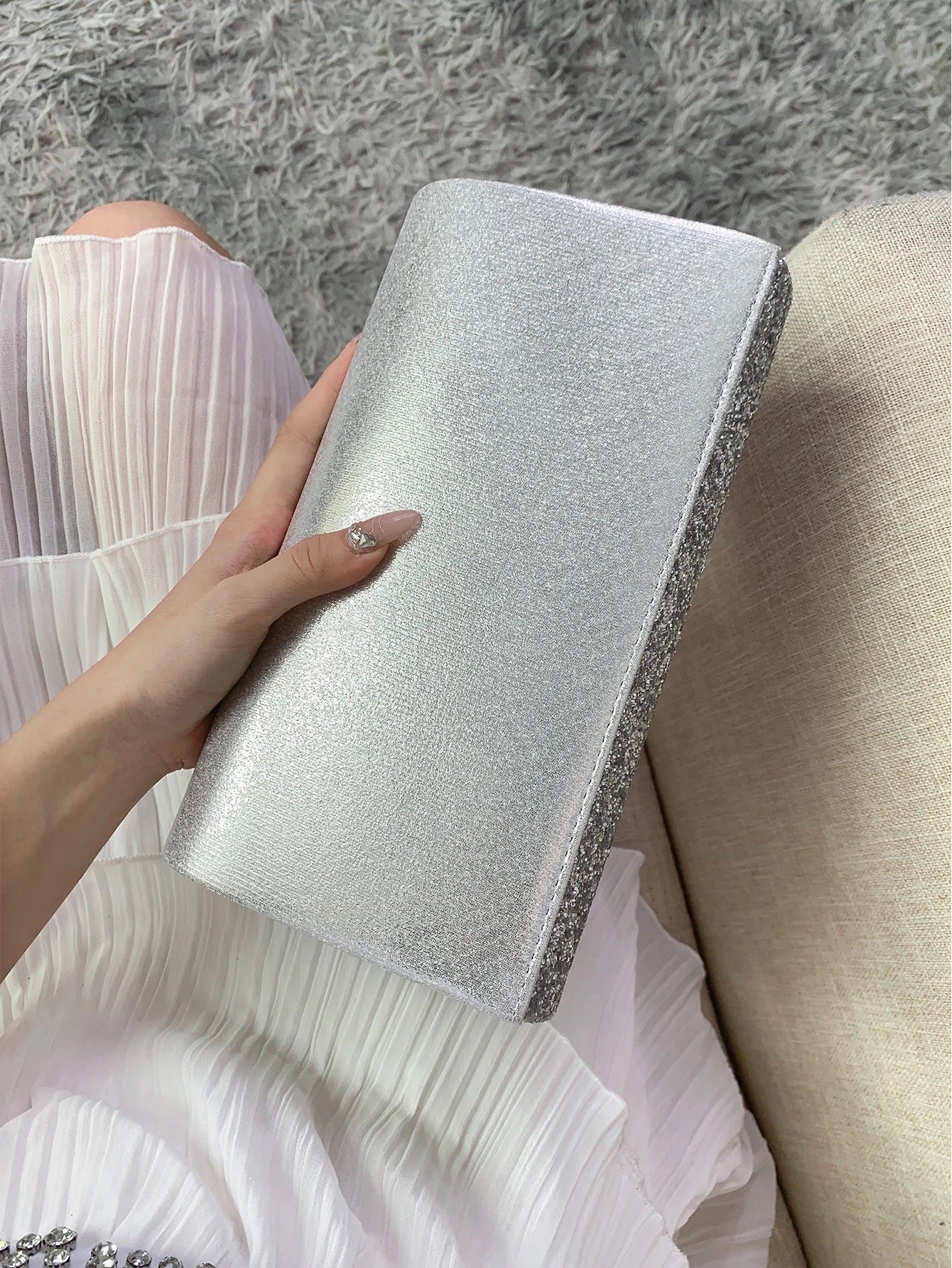 Pochette mariage femme luxe chic classe argent paillettes verso arriere 