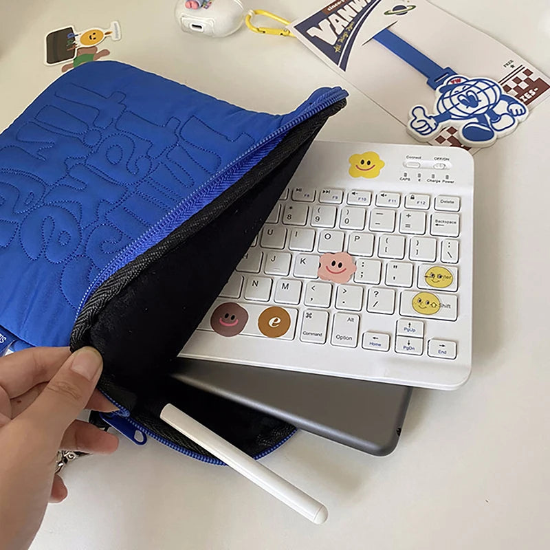 Pochette pour ordinateur 14 pouces ouverte bleu
