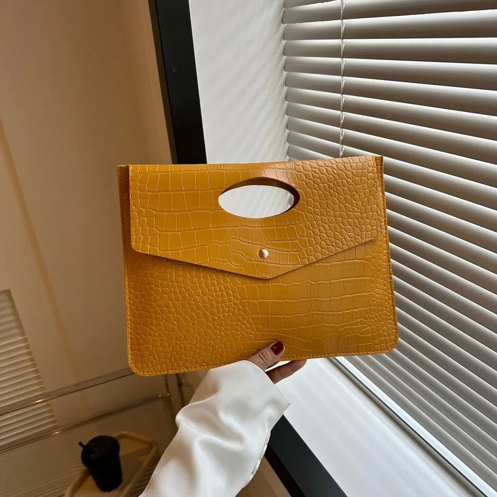 Pochette sac a main poignee effet croco camel
