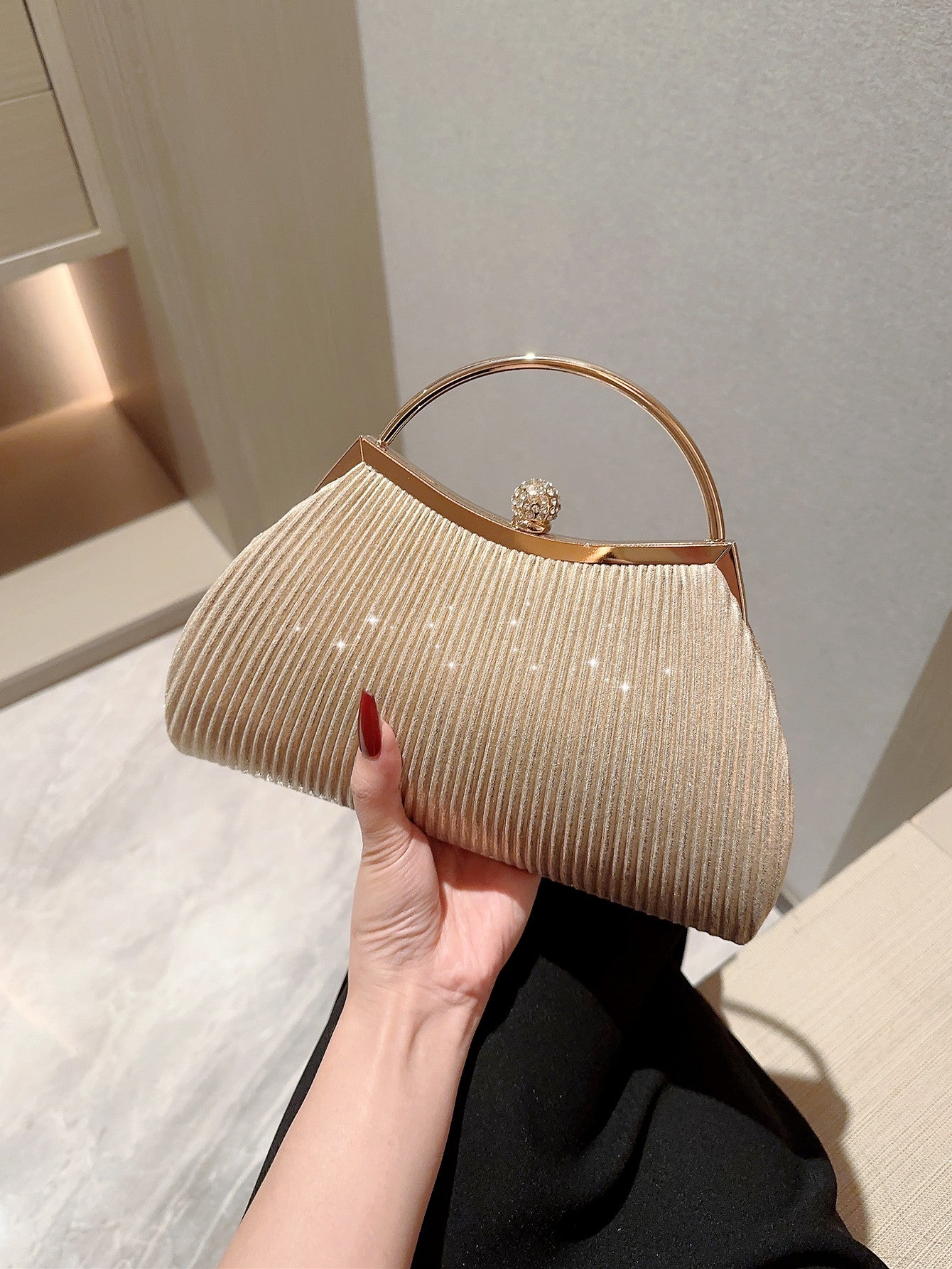 Pochette soirée lady luxe   plissée satin  OR visuel 