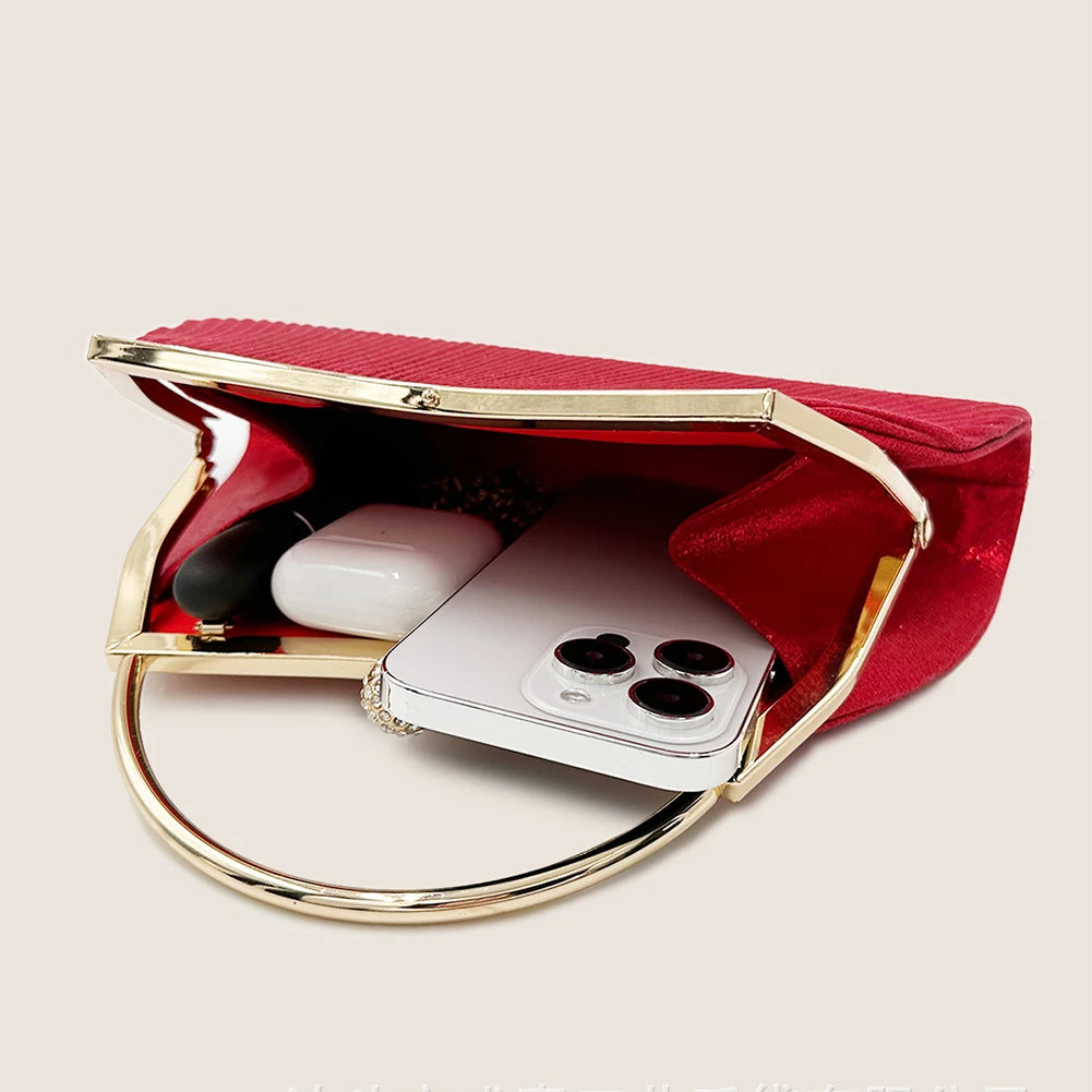 Pochette soirée lady luxe   plissée satin  interieur et contenance