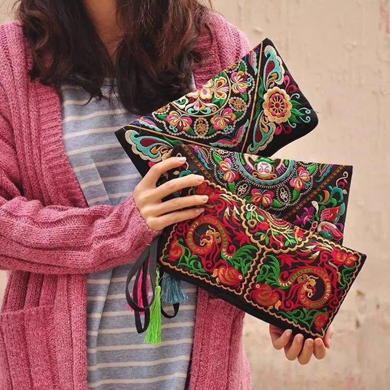 Pochettes brodées visuel 3 modeles