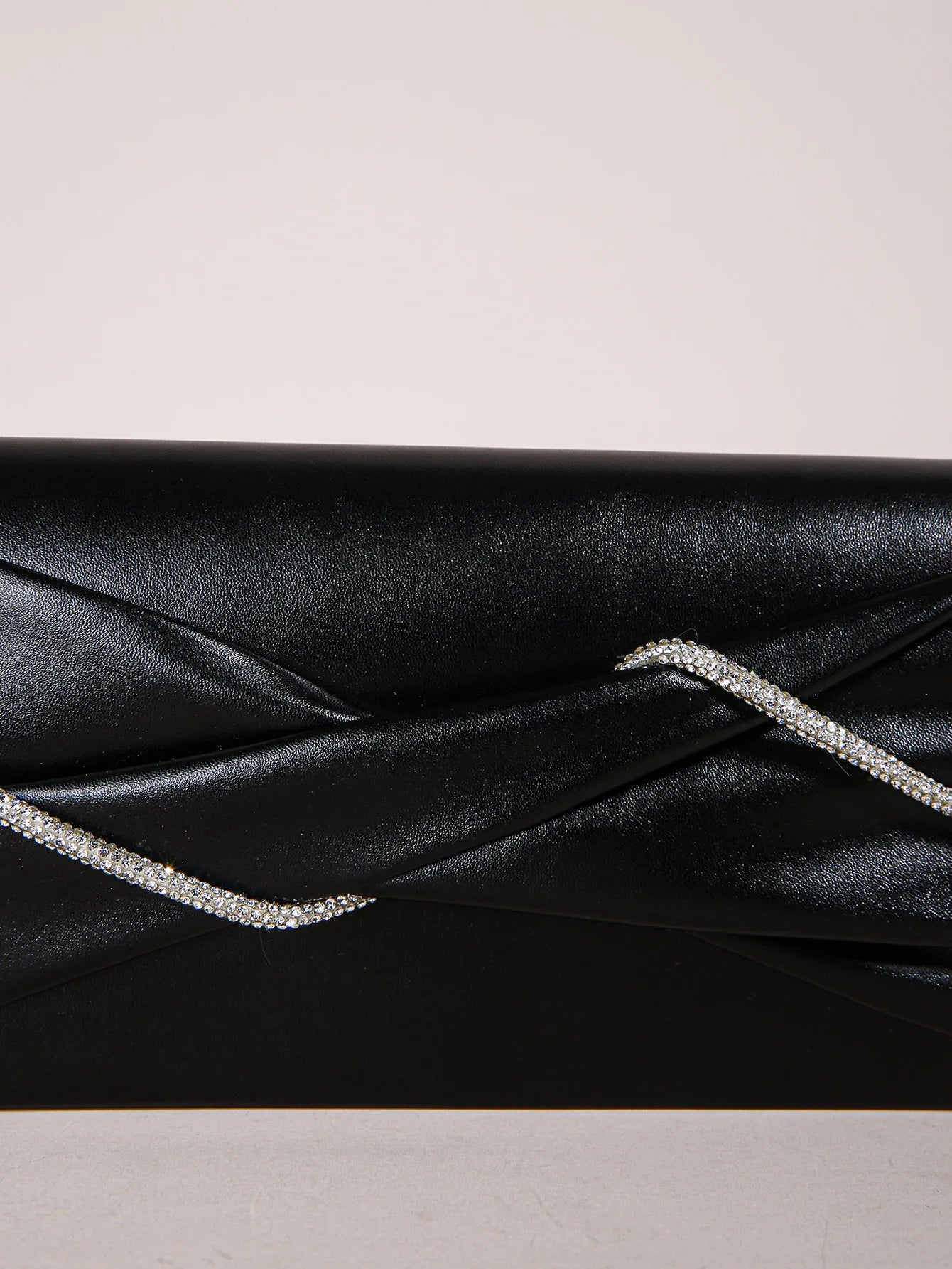 Pochette femme tendance détail