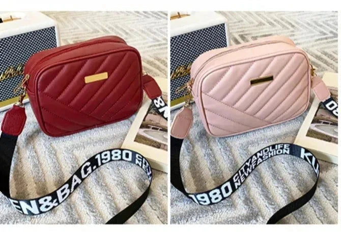 pochette bandouliere coloris rouge rose 