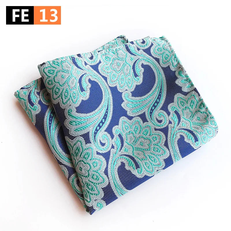 pochette costard motif cachemire fond bleu et vert pastel 