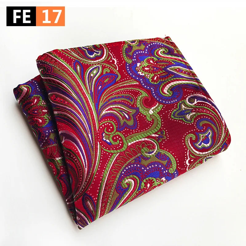 pochette costard motif cachemire fond rouge bleu blanc vert 