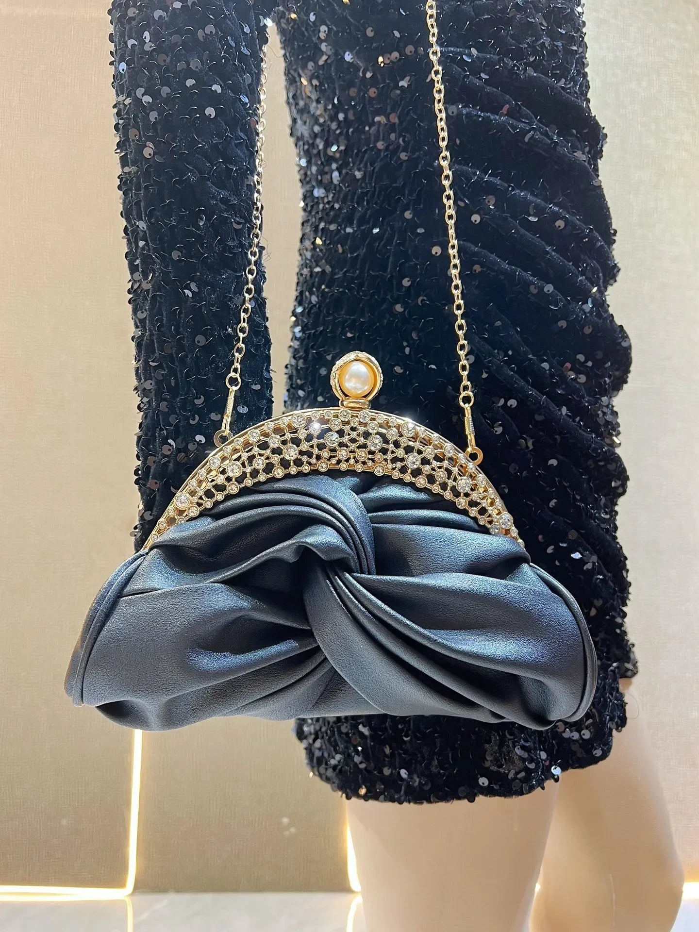 pochette femme mariage luxe noire  strass  bandouliere 