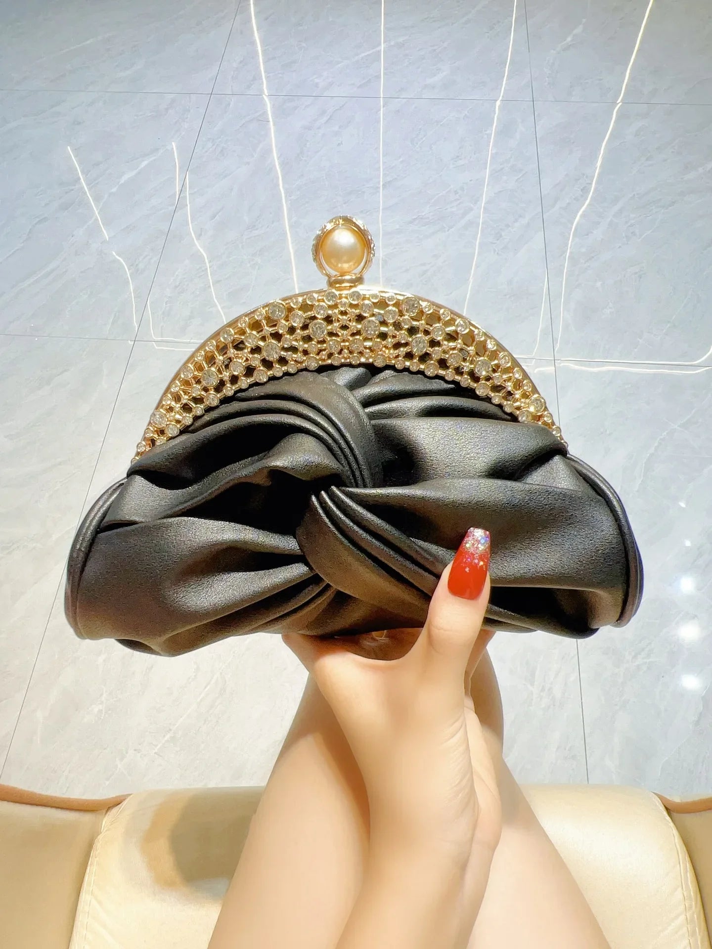 pochette femme mariage luxe noire  strass  porte main.