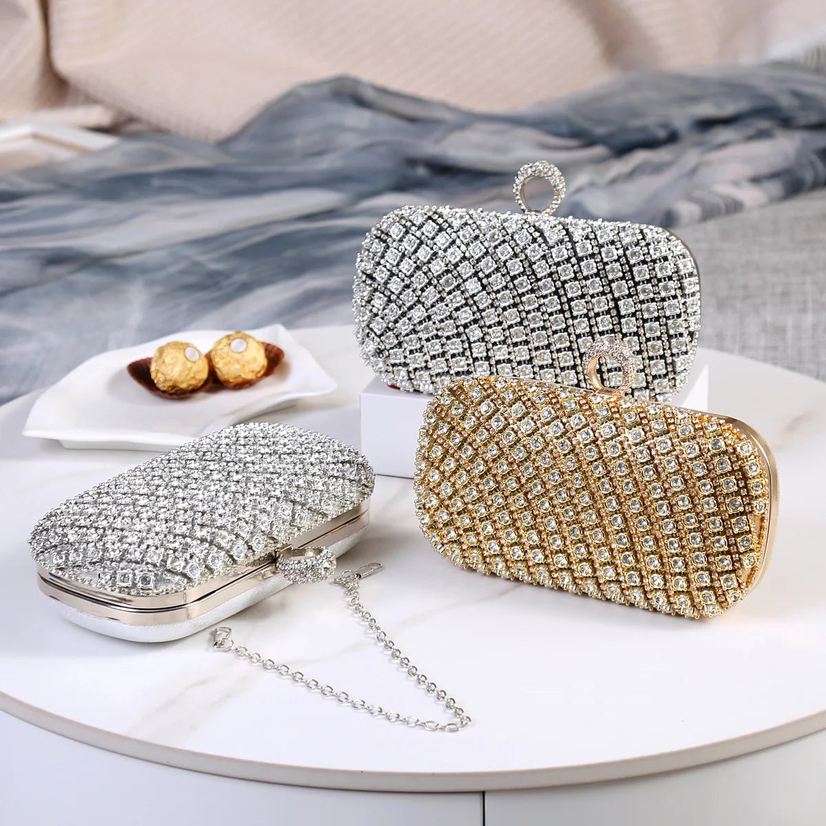 pochette soiree Diamant or argent et noir 